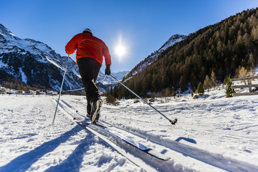 Classic Skiing Techniques: Diagonal Stride, Double Poling, and Kick ...